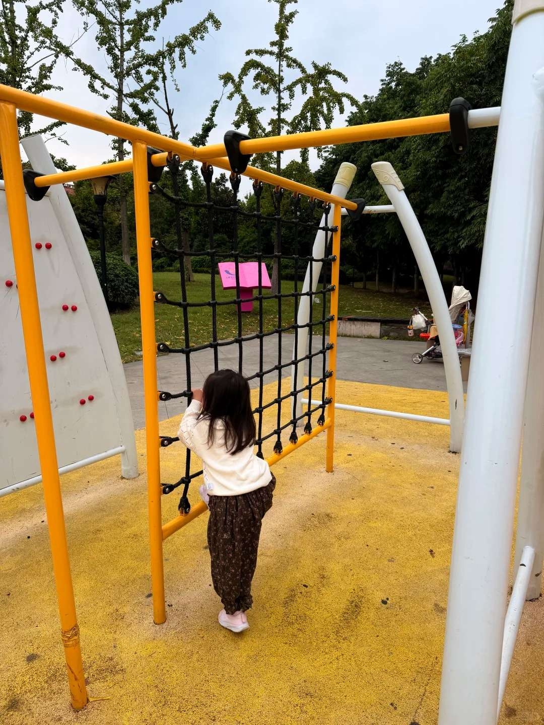城北万象汇附近!发现免费户外儿童游乐区_8_.jpg